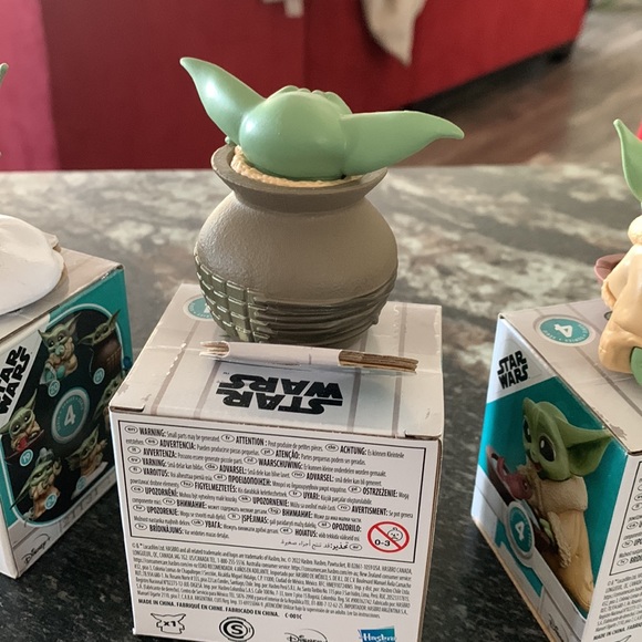 Set of 4 DISNEY Star Wars Series 4 Figures with Boxes - Picture 10 of 15